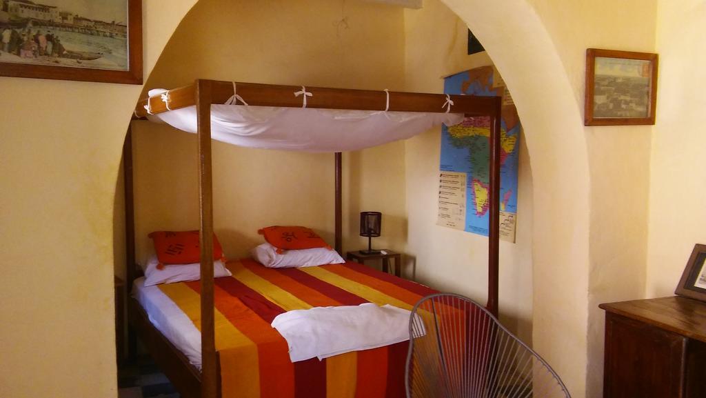 Maison Augustin Ly Gorée Dış mekan fotoğraf